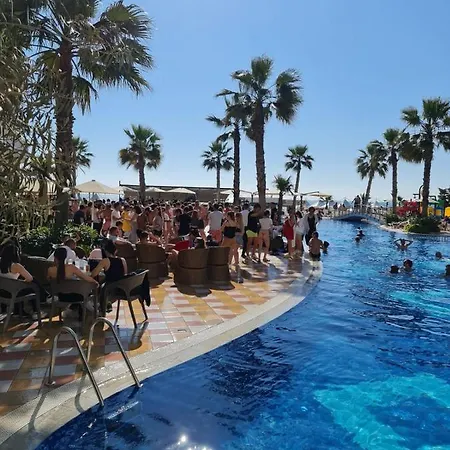 Luxury Apartmán Golem (Tirana)