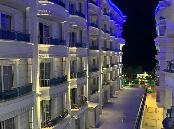 Luxury * Golem (Tirana)