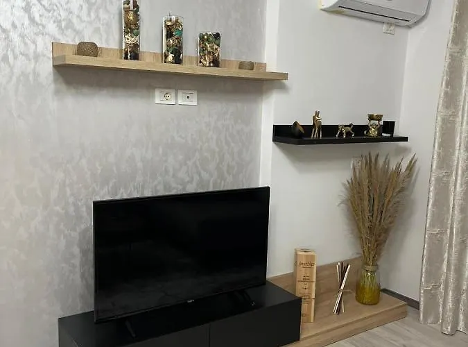 Luxury * Golem (Tirana)